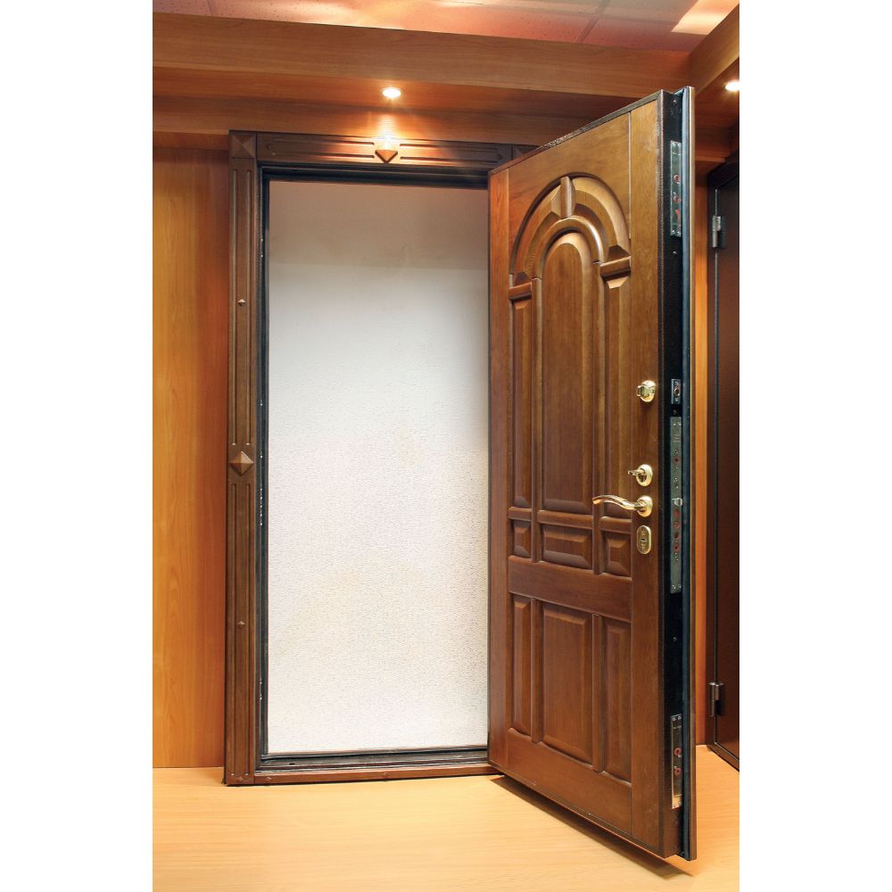  Входная дверь с отделкой массивом сосны 0
